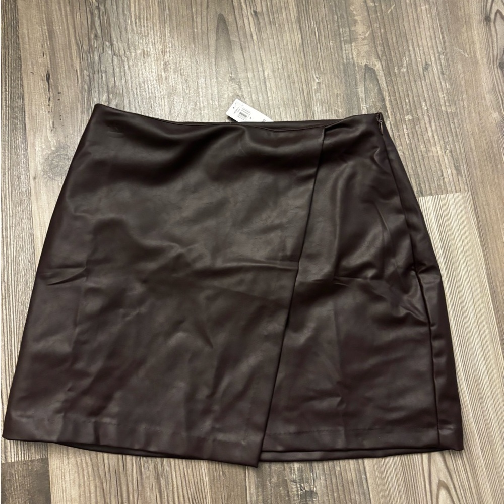 NWT new women's M Old Navy Brown pleather faux leather mini skirt